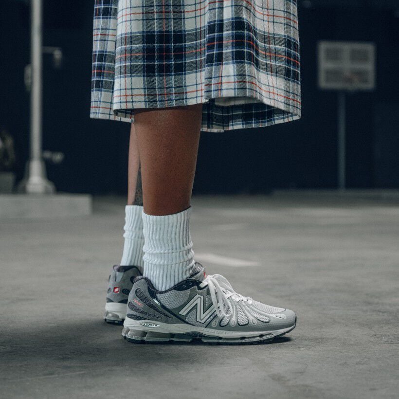 knee down image of person wearing grey 1890s